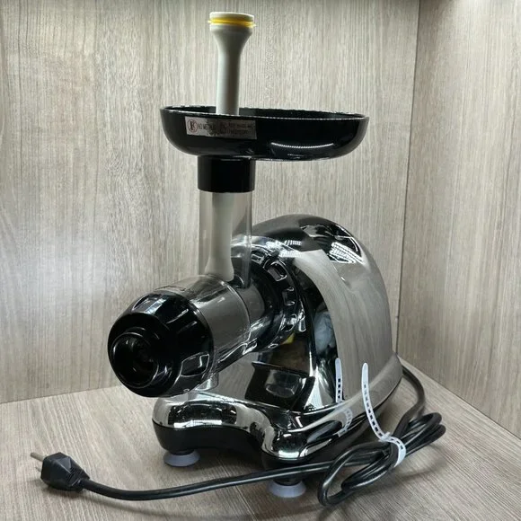 Omega Juice & Vegetable Extractor Model No. 8006 Stainless Steel Electric Silver - Picture 2 of 13